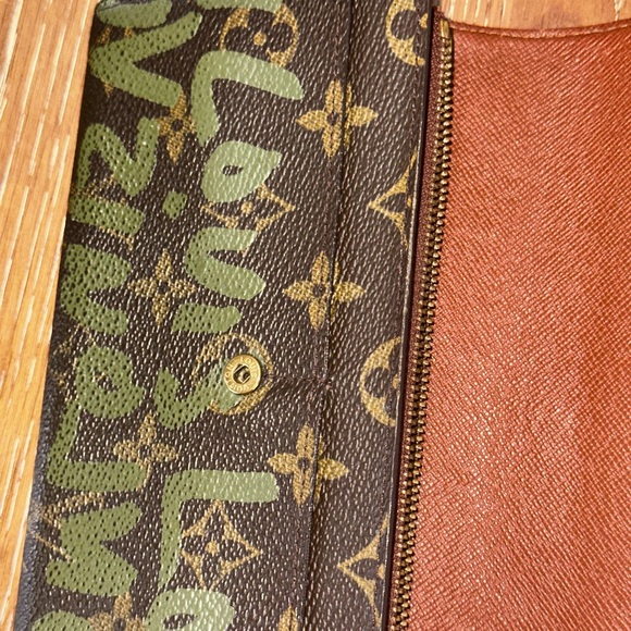 LOUIS VUITTON Limited Edition Stephen Sprouse Green Graffiti Wallet - Picture 13 of 15